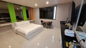 Queen Hotel - Pidongni-igu