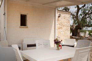 Poetry House - Idyllic Country Villa Retreat