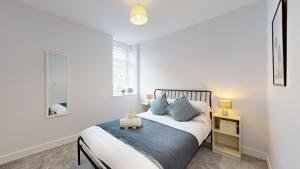 Spacious One Bedroom | WiFi