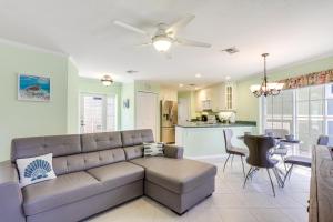 Jensen Beach Home with BBQ Grill Walk to Beach!