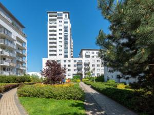 Reagan Park Residence - Parking&Balcony - by Rentujemy