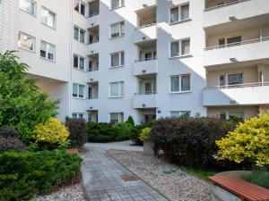 Reagan Park Residence - Parking&Balcony - by Rentujemy