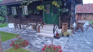 Holiday home Hižica v plavem trnacu 