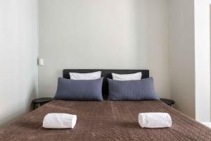 NEW charming apt in City Center