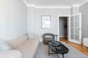 NEW charming apt in City Center