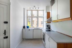 NEW charming apt in City Center