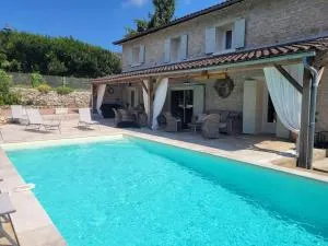 Gite 7 personnes piscine privée - Sorges