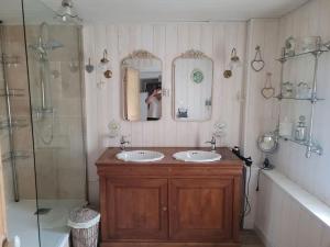 Villas Gite 7 personnes piscine privee : photos des chambres