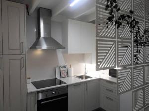 White Swell By Sítio da Nazaré