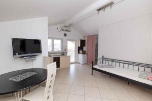 Apartments in Crikvenica 26704