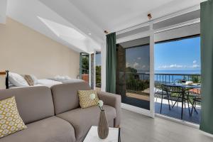 Stonehouse Residence