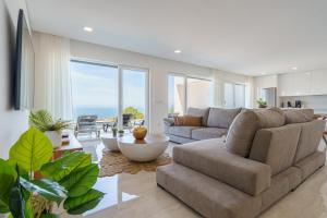 Axess Villa with panoramic ocean view