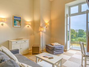 Apartment Château De Kergonano-6 by Interhome