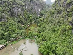 Thung Sen Tam Cốc Moutain View - Xuân Sơn