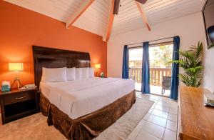 Kingfishers Retreat Serene 1BR Escape with Balcony 207