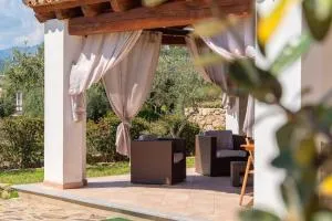 Villetta con Patio, Giardino Recintato, Doccia Idromassaggio Tanaunella - Budoni - 塔瑙内拉