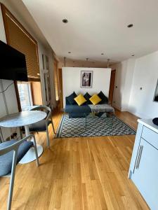 1 BR in Piccadilly Circus St James Cov1