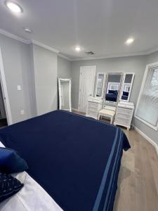 Huge Family House 12 miles to NYC4BathParking