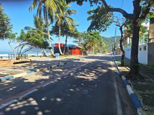 Duplex pé na areia, praia do Tombo - GuarujáSP.