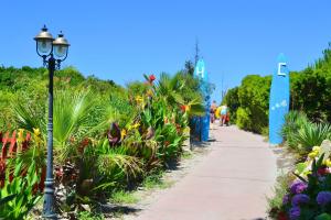 Hotel with swimming-pool in Arborea just 600 meters from the sea