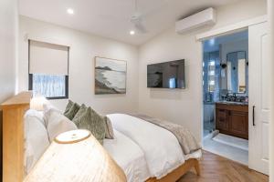 Enchanting Encinitas Oceanview Casita