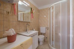 Apartment Leni near beach