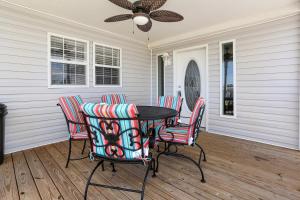 Salty Breeze by Pristine Property Vacation Rentals