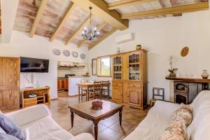Finca Padre by Rentallorca