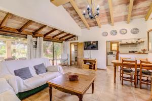 Finca Padre by Rentallorca