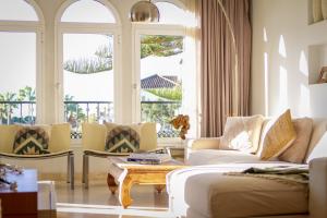 MARBELLA BANUS SUITES - Sun Kis s Beside Golf Apartment