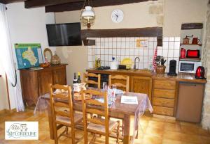 Maisons de vacances LA FLORDELINE classe 2 etoiles draps et serviettes non fournis : Maison 1 Chambre