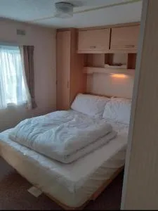 L/a caravan hire - Helsey