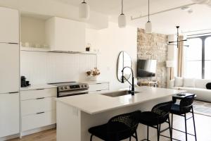 Maison Place Jacques-Cartier by Luxury In Transit