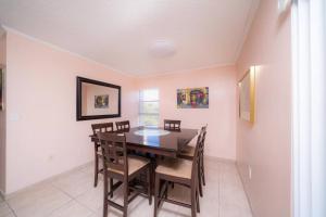 Enjoy Fully Equipped 2BR Condo Near The Beach