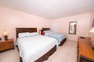 Enjoy Fully Equipped 2BR Condo Near The Beach