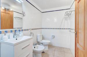 Maras house with heated pool, air con and second mezzanine bedroom