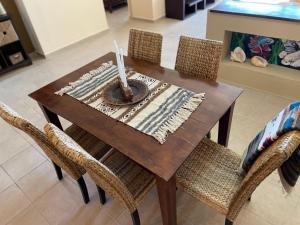 Corona del Mar By Rocky Host