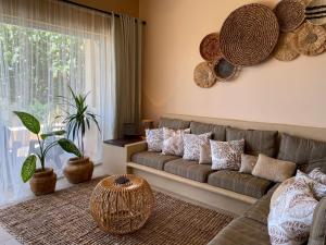 Corona del Mar By Rocky Host