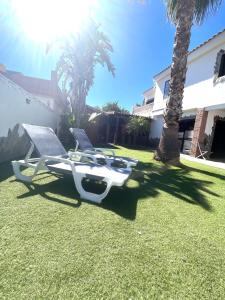 Villa en Valencia, piscina privada y metro 500m