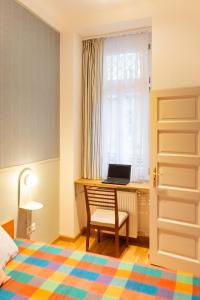 Spacious family suite along river side, in the heart of Buda