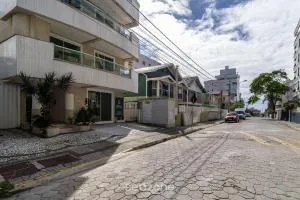 Apartamentos próximo a Praia de Bombas - ARZ - Bombas