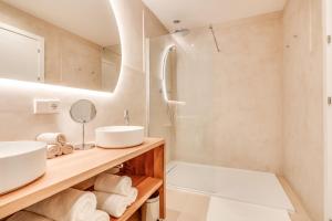 Renovated Apartment - with Sea View!