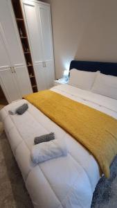 Luxury (1 BDR) Apartment At Marinis