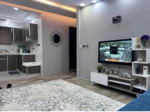 شقة نصف القمر