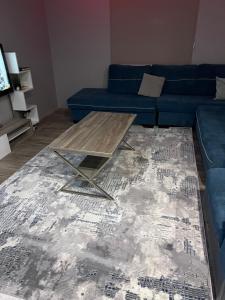 شقة نصف القمر