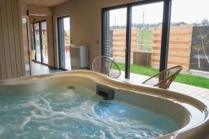 Maisons de vacances Les Gites de La Miellerie des Combes 5 etoiles : photos des chambres