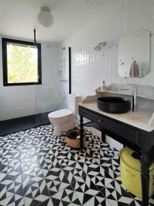 Maisons de vacances Le Moulin du Gwalarn, charme avec jacuzzi : photos des chambres