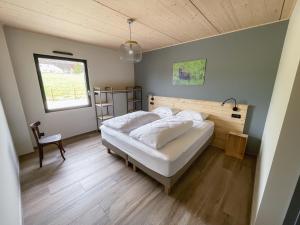Maisons de vacances Les Gites de La Miellerie des Combes 5 etoiles : photos des chambres