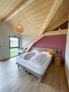 Maisons de vacances Les Gites de La Miellerie des Combes 5 etoiles : photos des chambres