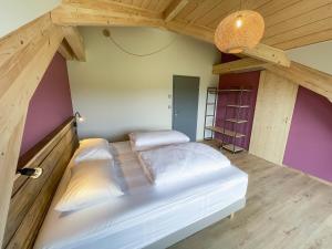 Maisons de vacances Les Gites de La Miellerie des Combes 5 etoiles : photos des chambres